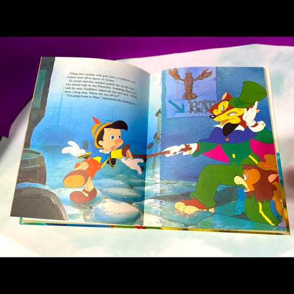 WALT DISNEY PINOCCHIO VINTAGE 1986 COLLECTABLE HARDCOVER BOOK GALLERY BOOKS 95p. - Picture 4 of 16